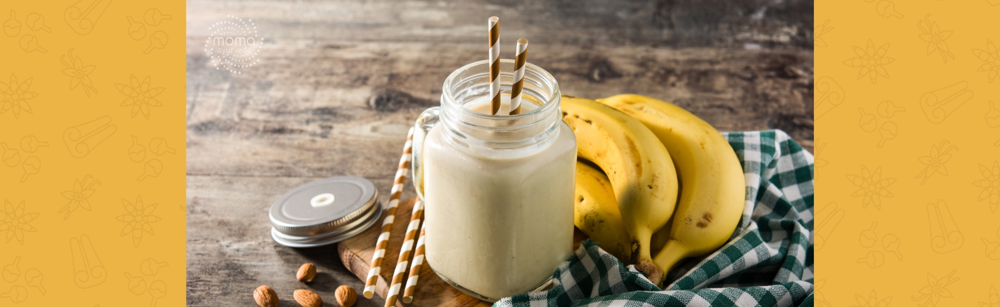 Śniadaniowe smoothie z imbirem, tulsi i kurkumą