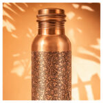 Butelka miedziana grawer kwiatowy czarny 950ml MOMA Ayurveda